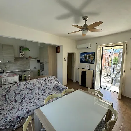Casa Ninai Con Giardino E Terrazza Holiday home *
