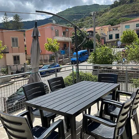 Casa Ninai Con Giardino E Terrazza Holiday home *